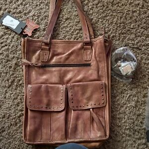 NEVER MIND MADE BY AMERICAN DARLING
NMBG111E. long adj strap 15x11.5 x 4”.